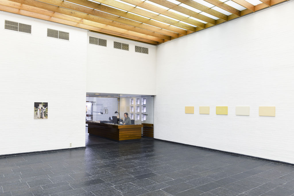 Werkstatt, Farbprint auf Aluminium, 0,50 x 0,60 m // Materialproben, Gips gefärbt, 30 x 50 x 2,5 cm